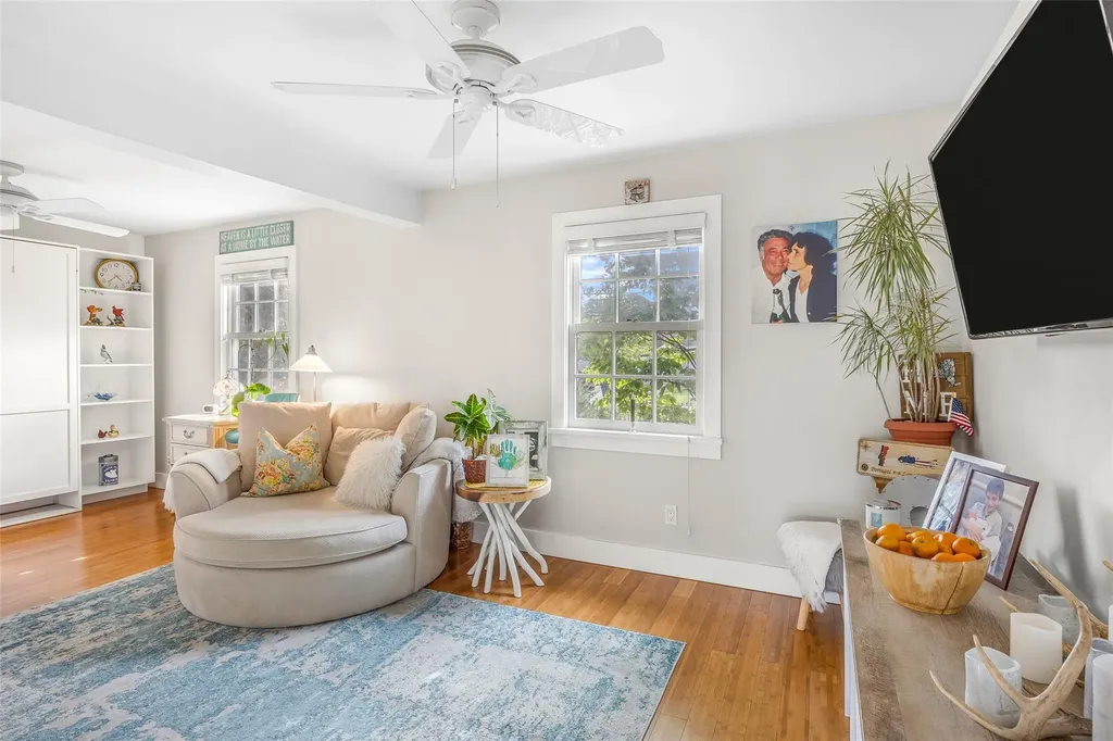 253 West Drive Copiague NY 11726