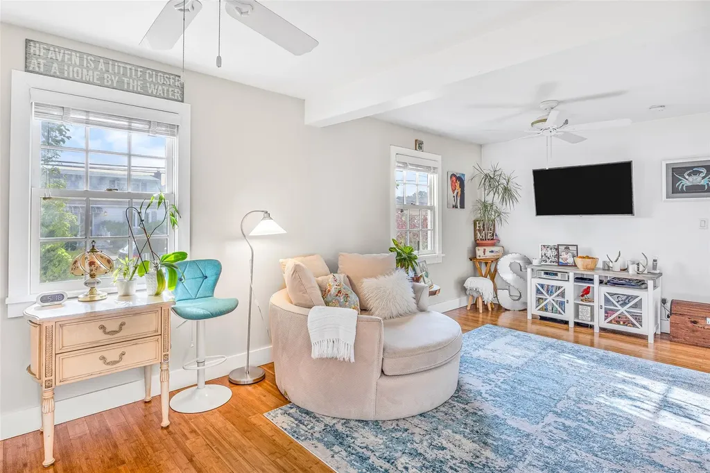 253 West Drive Copiague NY 11726