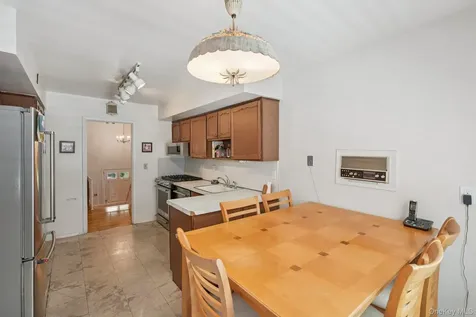 3 Old Farm Circle White Plains NY 10605