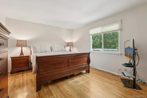 3 Old Farm Circle White Plains NY 10605