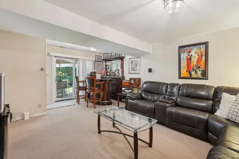 3 Old Farm Circle White Plains NY 10605