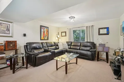 3 Old Farm Circle White Plains NY 10605