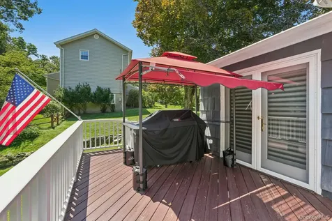 3 Old Farm Circle White Plains NY 10605