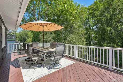 3 Old Farm Circle White Plains NY 10605