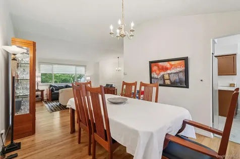 3 Old Farm Circle White Plains NY 10605