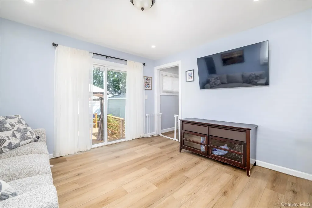 44 Tyler Street Freeport NY 11520