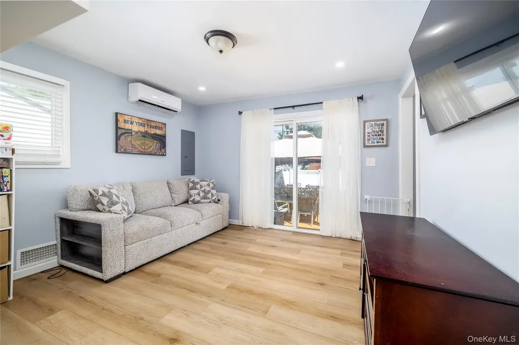 44 Tyler Street Freeport NY 11520