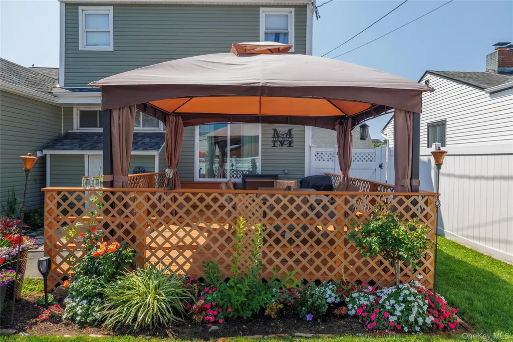 44 Tyler Street Freeport NY 11520