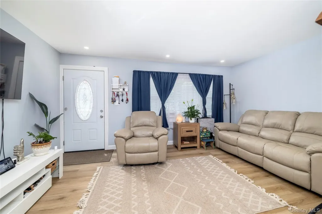 44 Tyler Street Freeport NY 11520