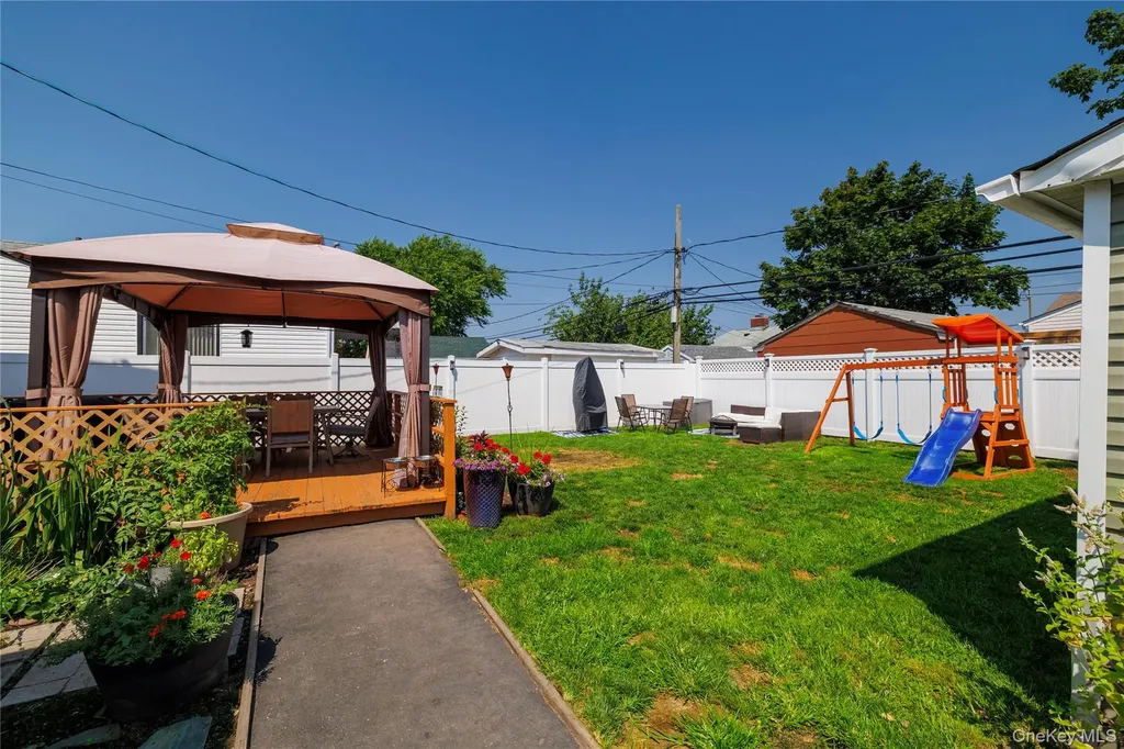 44 Tyler Street Freeport NY 11520