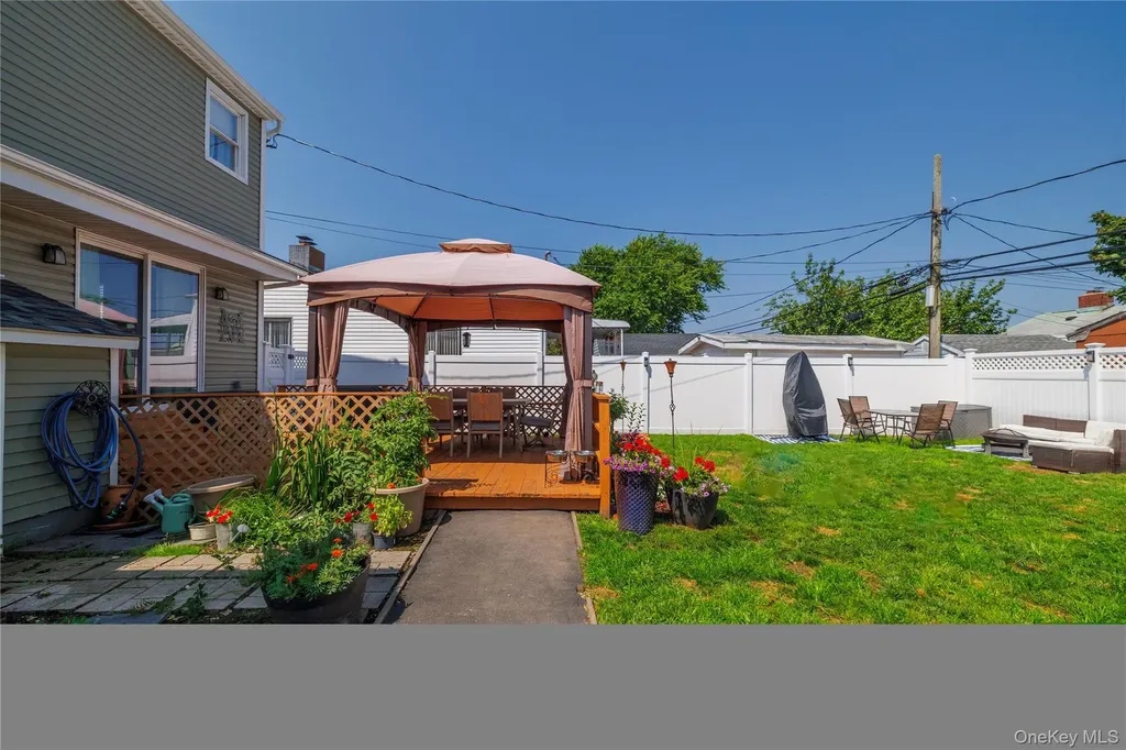 44 Tyler Street Freeport NY 11520