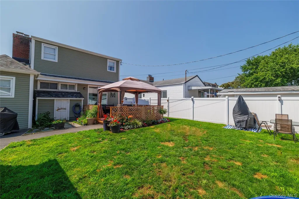 44 Tyler Street Freeport NY 11520