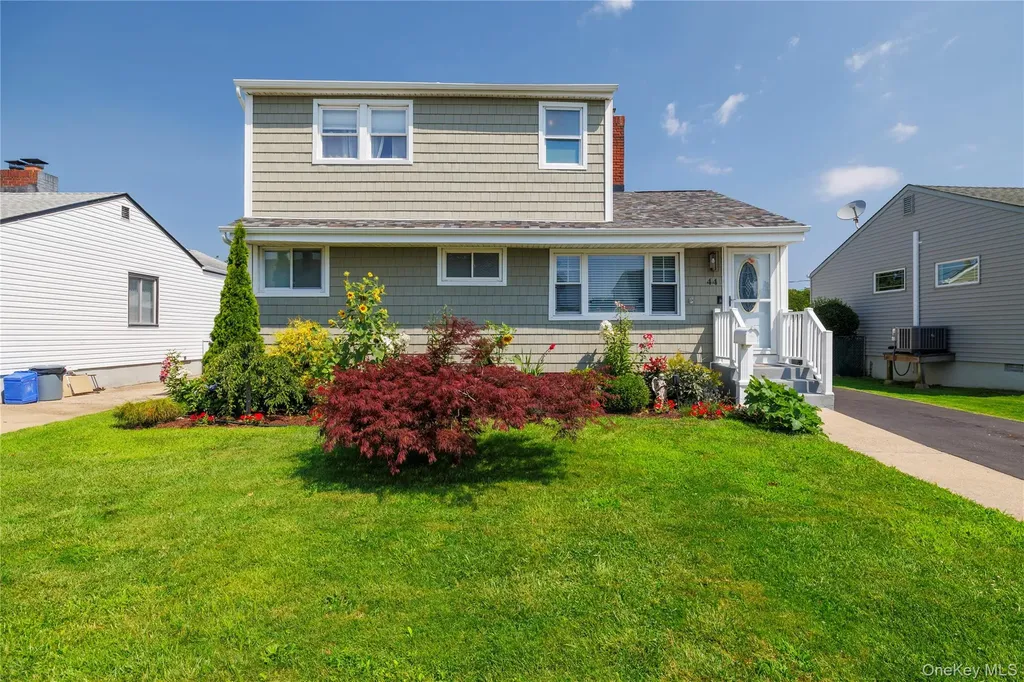 44 Tyler Street Freeport NY 11520