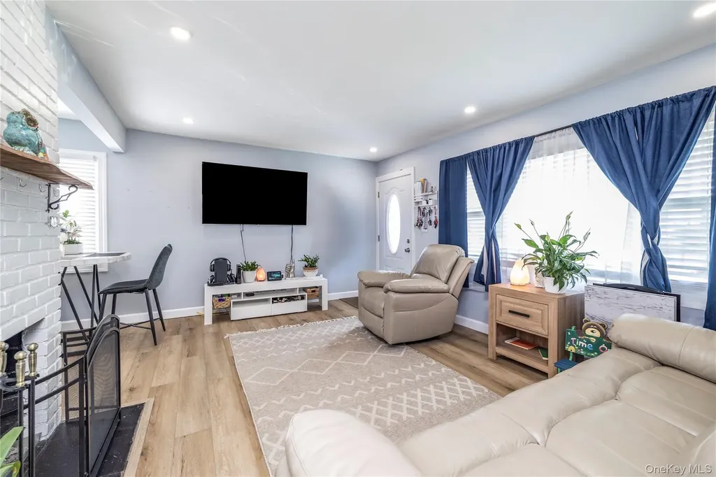 44 Tyler Street Freeport NY 11520