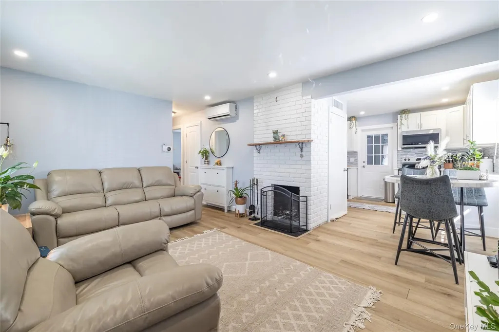 44 Tyler Street Freeport NY 11520