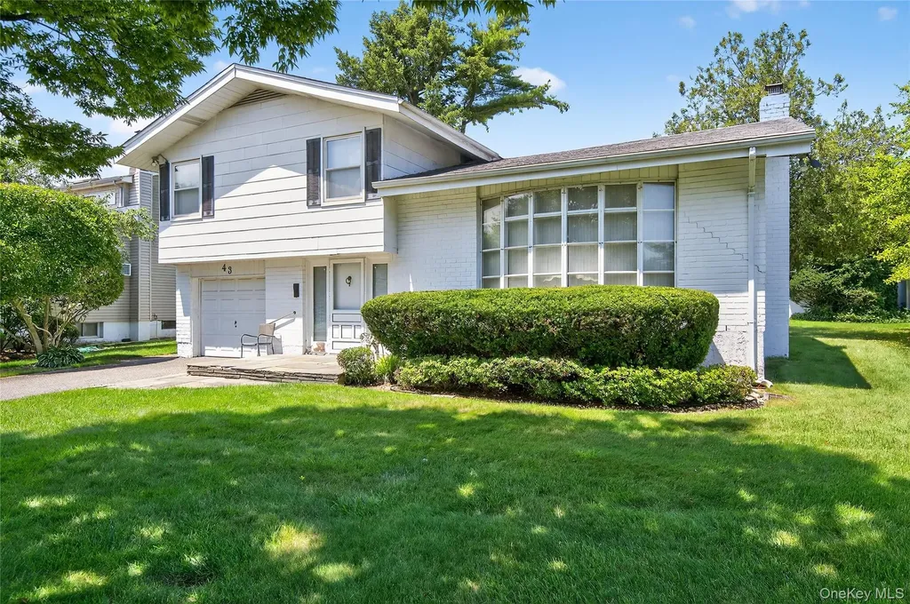 43 Friendly Lane Jericho NY 11753