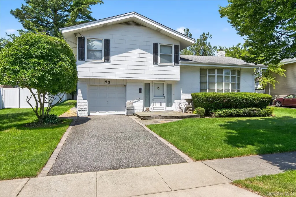 43 Friendly Lane Jericho NY 11753