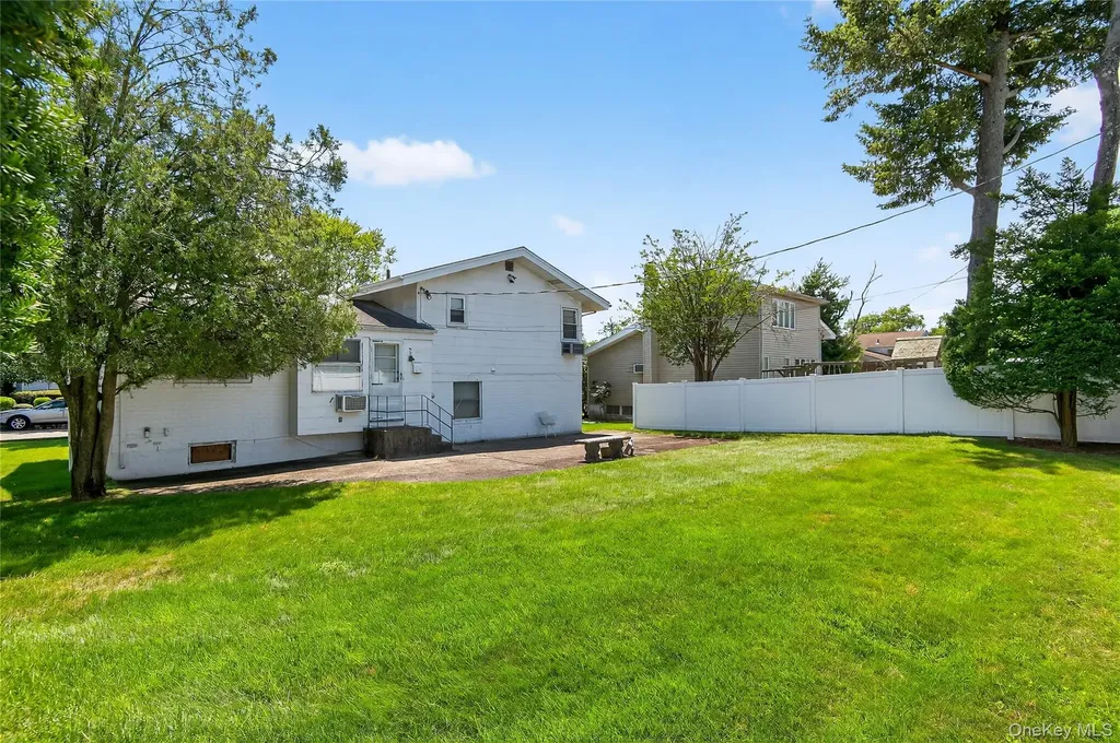 43 Friendly Lane Jericho NY 11753