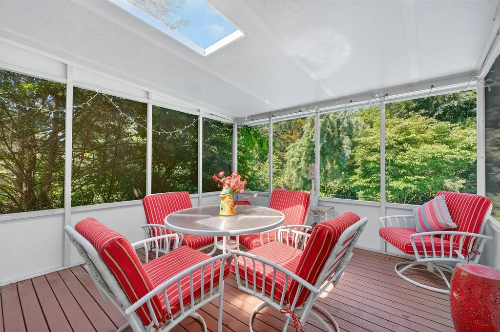13 Sherwood Drive Poughkeepsie NY 12603