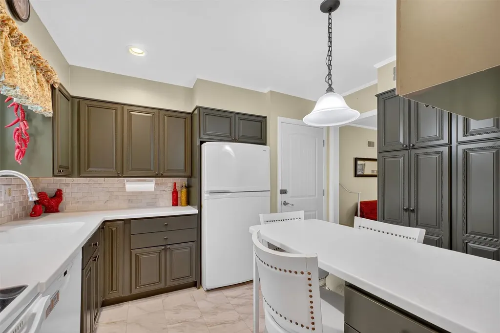 13 Sherwood Drive Poughkeepsie NY 12603
