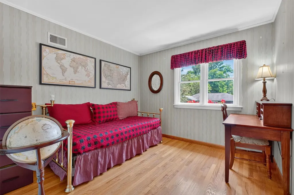 13 Sherwood Drive Poughkeepsie NY 12603