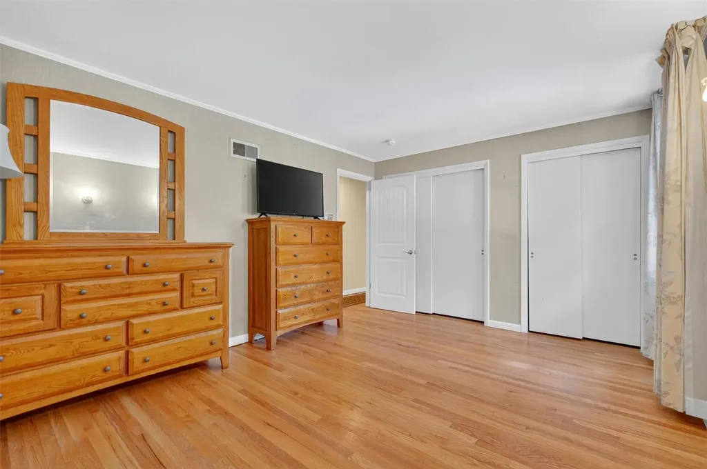 13 Sherwood Drive Poughkeepsie NY 12603