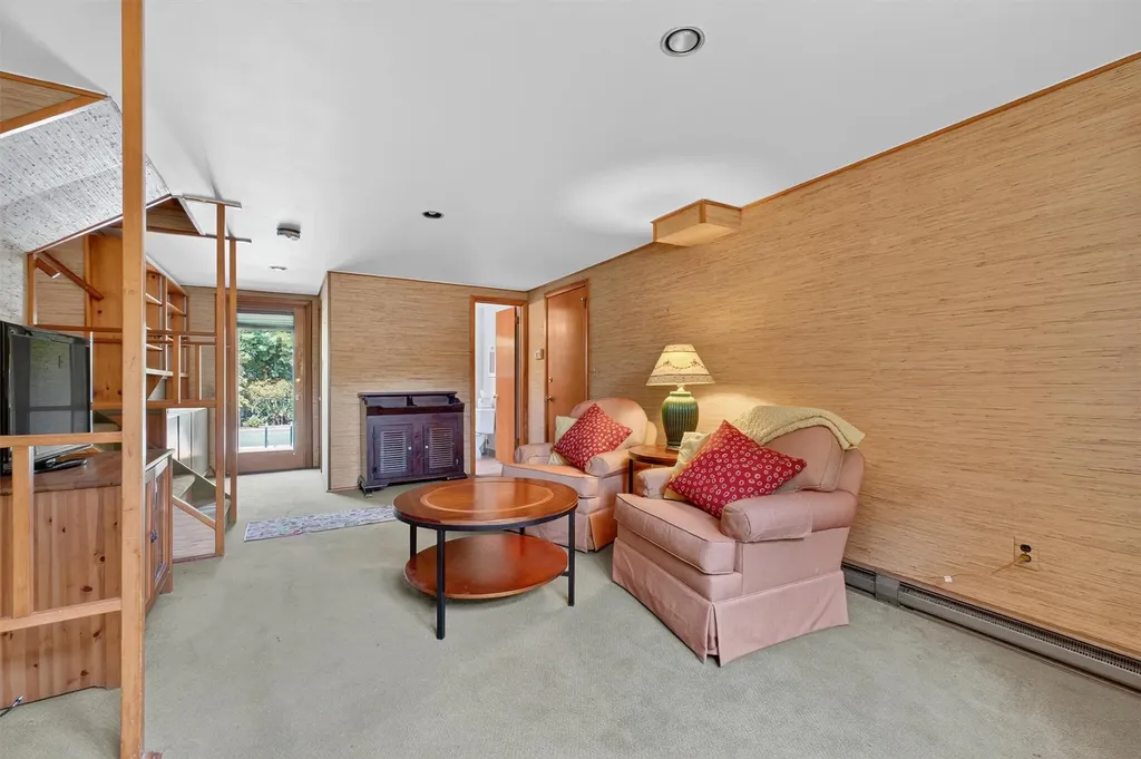 13 Sherwood Drive Poughkeepsie NY 12603