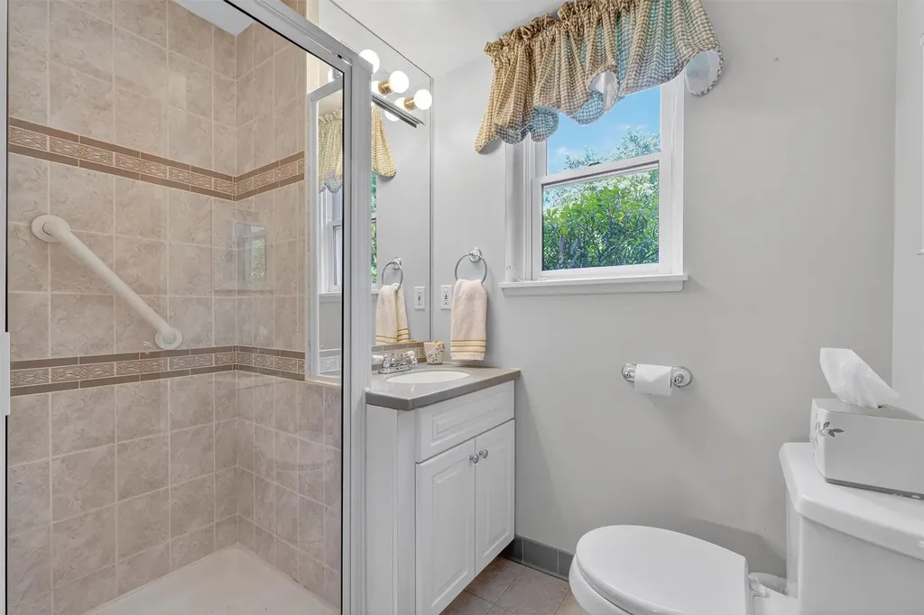 13 Sherwood Drive Poughkeepsie NY 12603