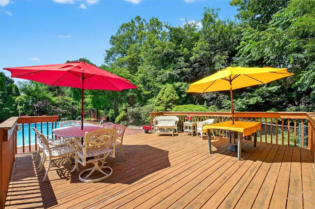 13 Sherwood Drive Poughkeepsie NY 12603