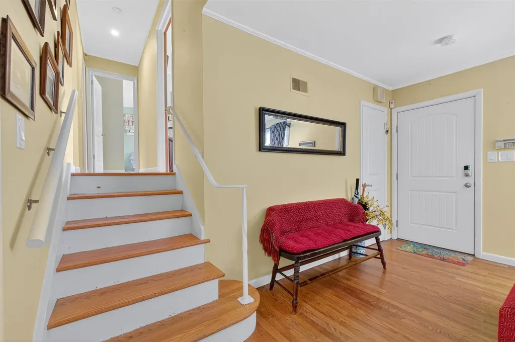 13 Sherwood Drive Poughkeepsie NY 12603