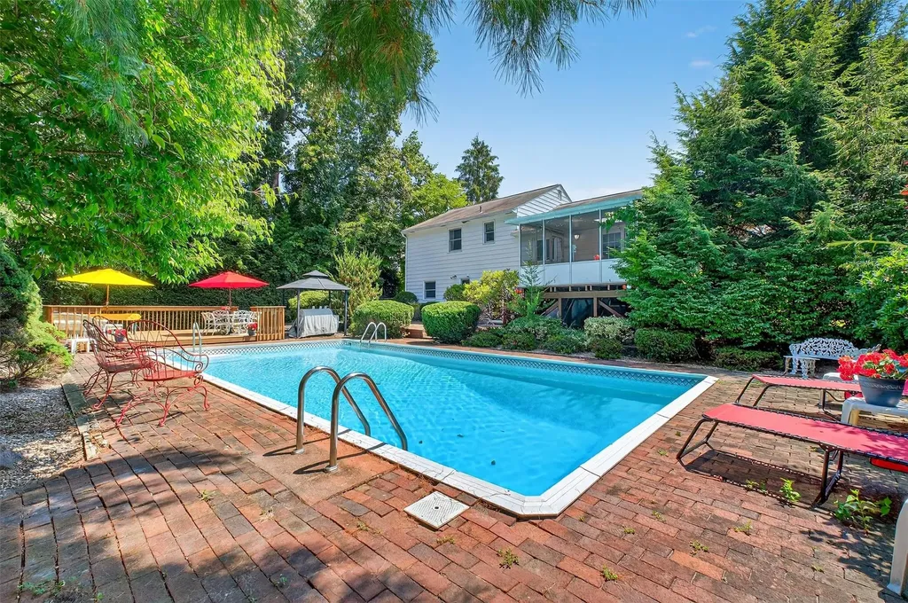13 Sherwood Drive Poughkeepsie NY 12603