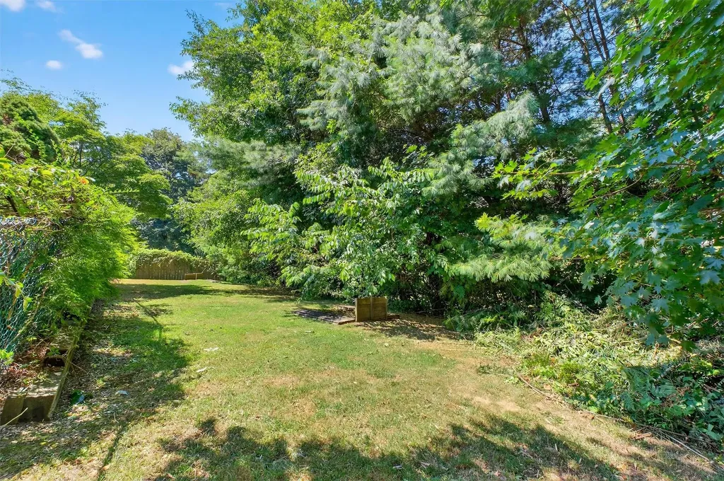 13 Sherwood Drive Poughkeepsie NY 12603