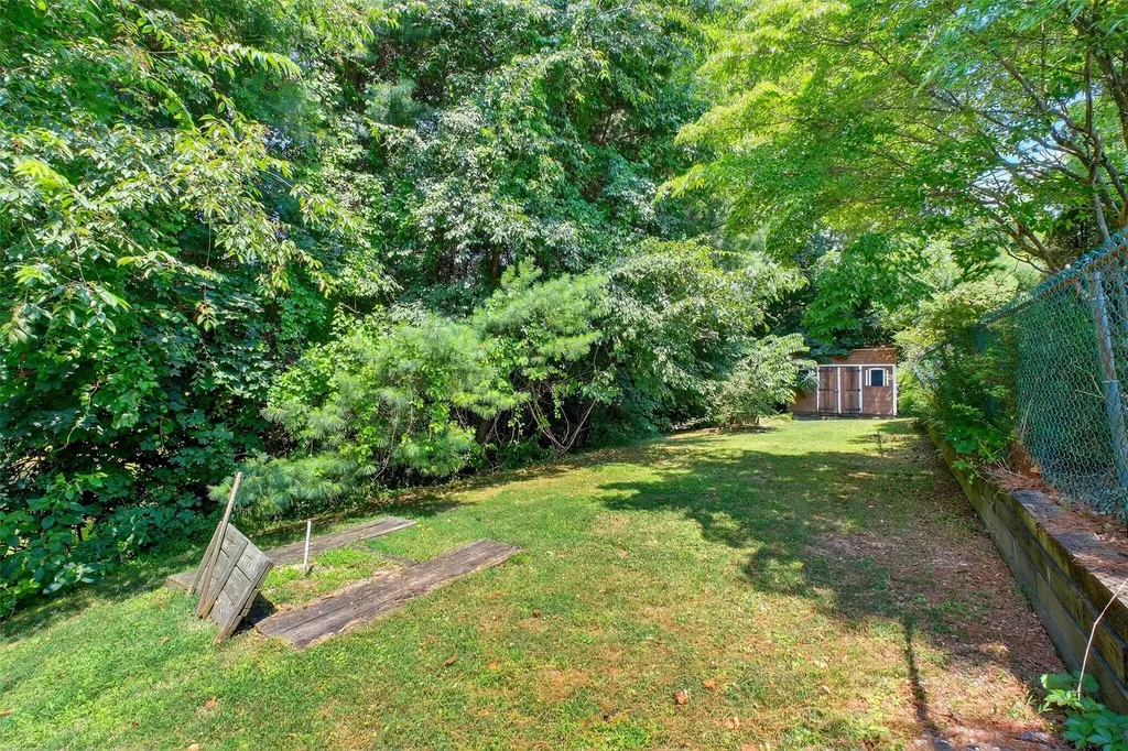 13 Sherwood Drive Poughkeepsie NY 12603