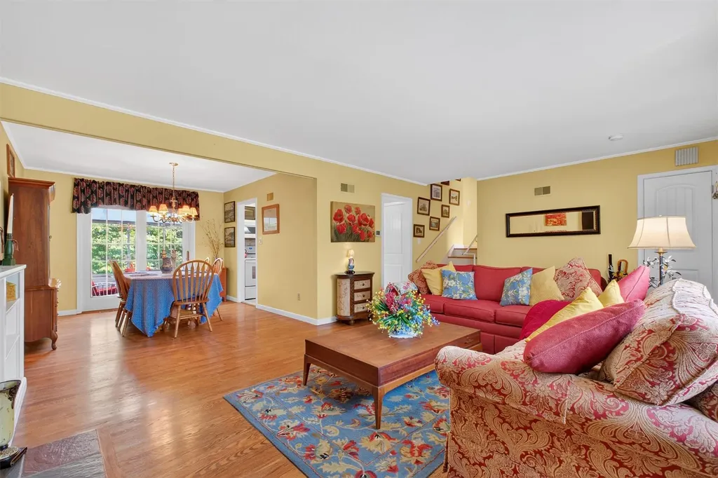 13 Sherwood Drive Poughkeepsie NY 12603