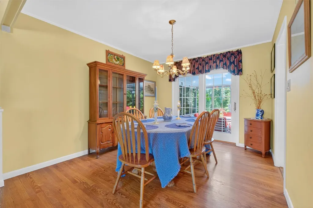 13 Sherwood Drive Poughkeepsie NY 12603