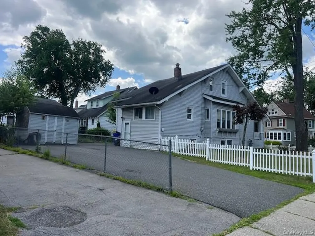 22 Bonnell Street Middletown NY 10940