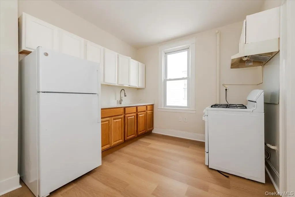 959 Van Nest Avenue Bronx NY 10462
