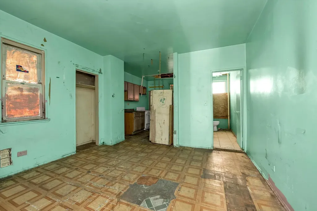 1129 E Tremont Avenue Bronx NY 10460