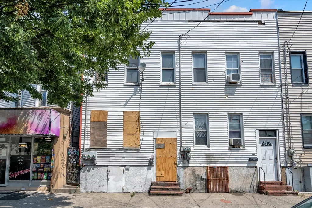 1129 E Tremont Avenue Bronx NY 10460