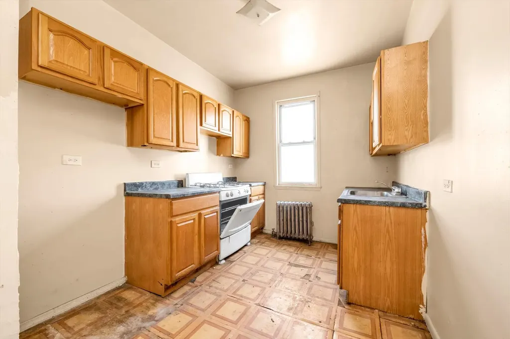 1129 E Tremont Avenue Bronx NY 10460