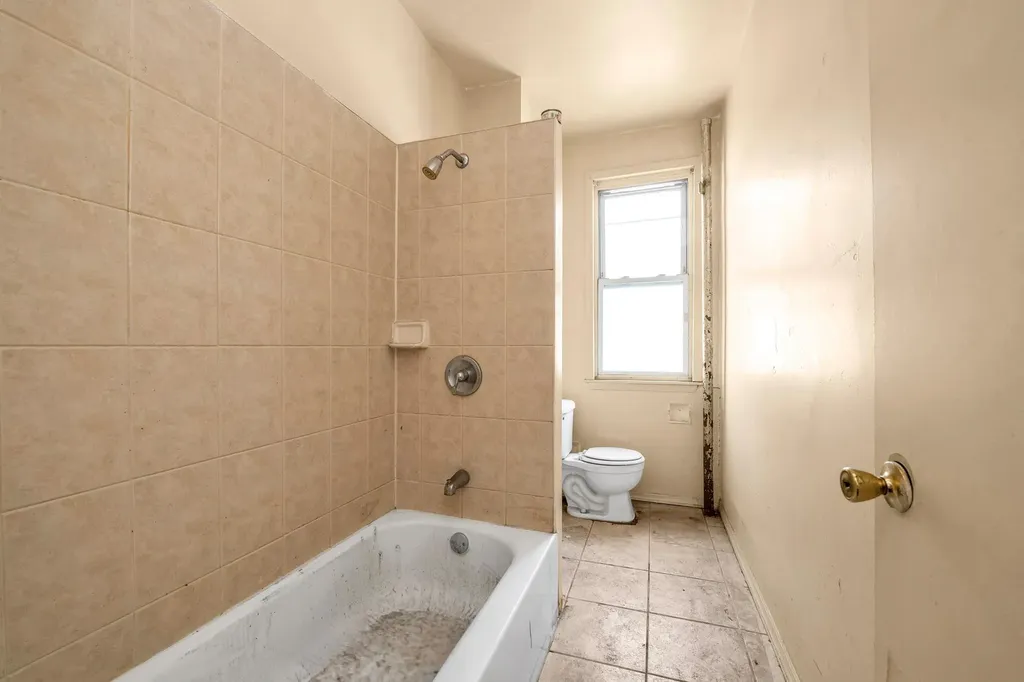 1129 E Tremont Avenue Bronx NY 10460