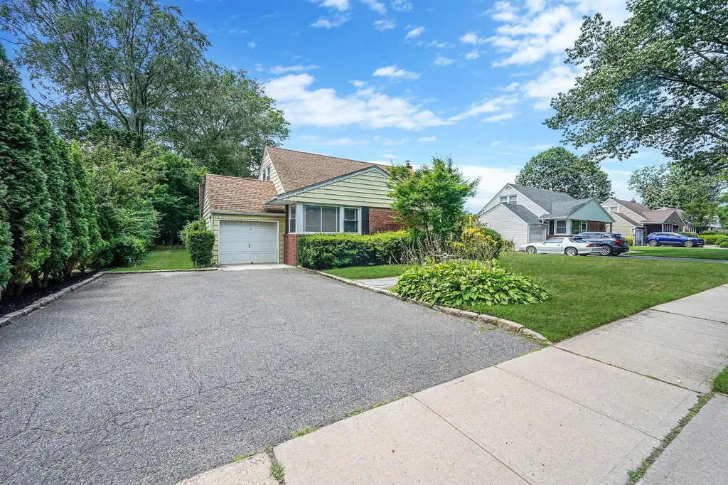 333 Sylvan Lane Westbury NY 11590