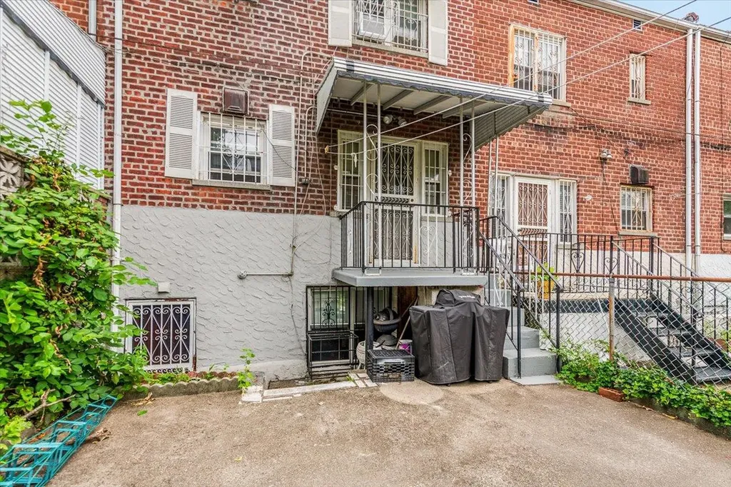 3343 Tiemann Avenue Bronx NY 10469