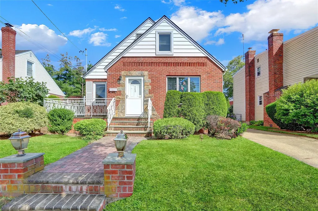 142 Kamda Boulevard New Hyde Park NY 11040
