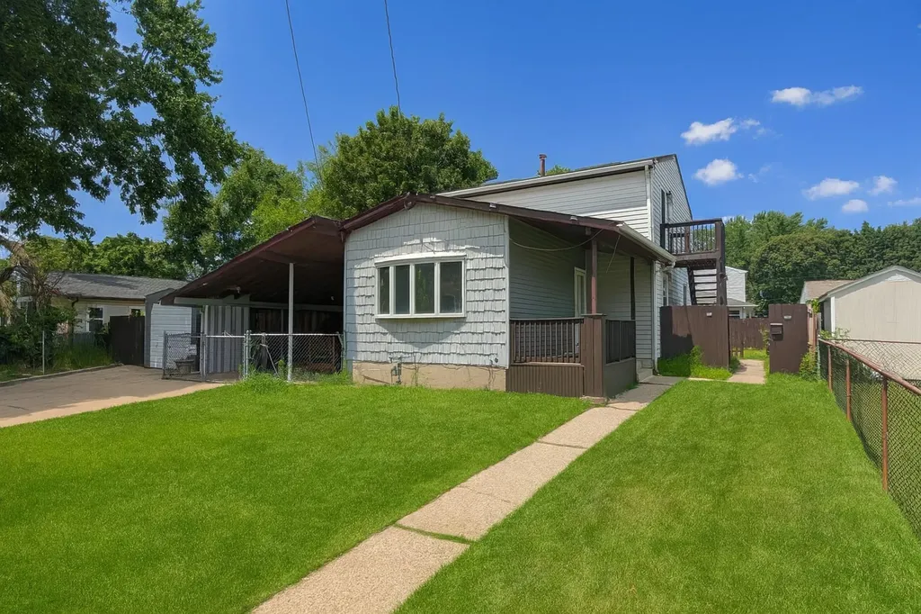 123 Days Avenue Selden NY 11784