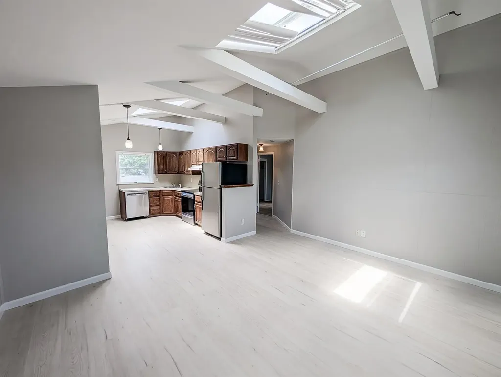 123 Days Avenue Selden NY 11784