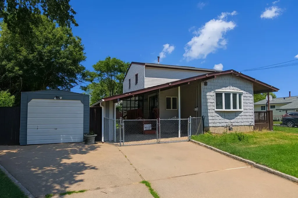123 Days Avenue Selden NY 11784