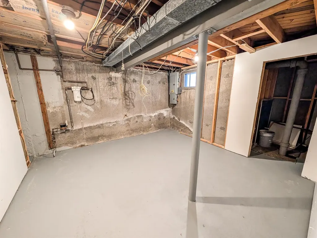 123 Days Avenue Selden NY 11784