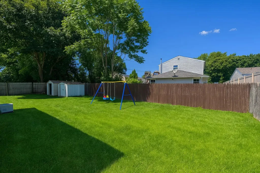 123 Days Avenue Selden NY 11784