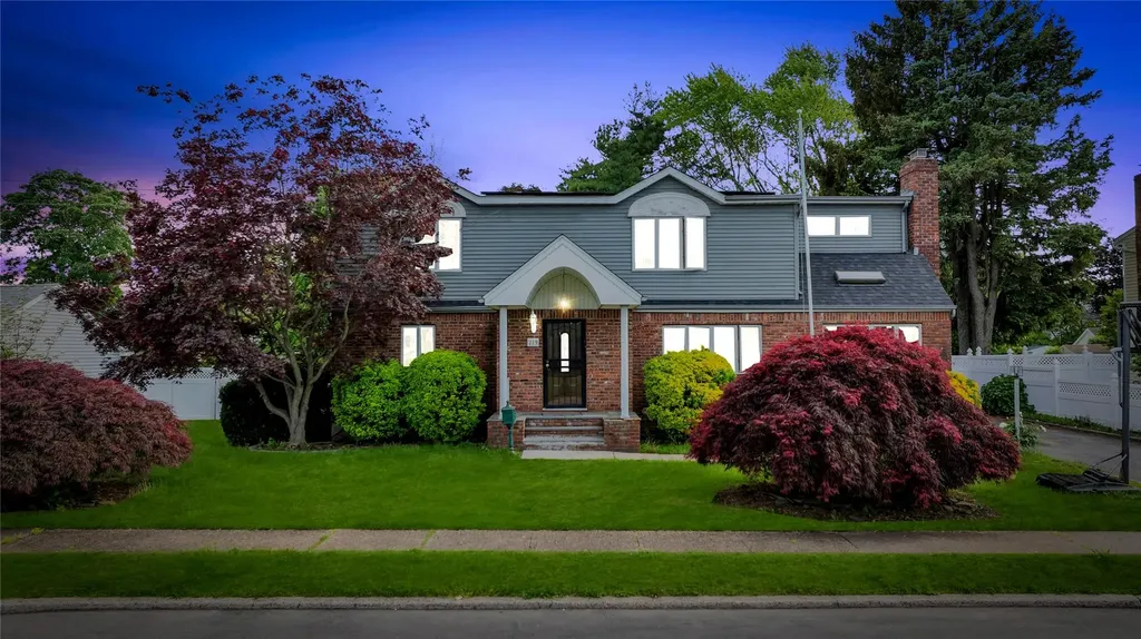 219 Evergreen Avenue Bethpage NY 11714